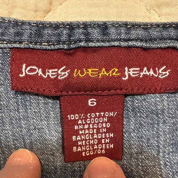 Vintage Jones Wear Jones Denim Skirt with Ruffled Bottom Hem Sz. 6 - Picture 4 of 10